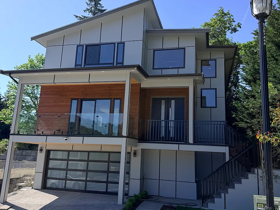 4302 NE 26th Pl