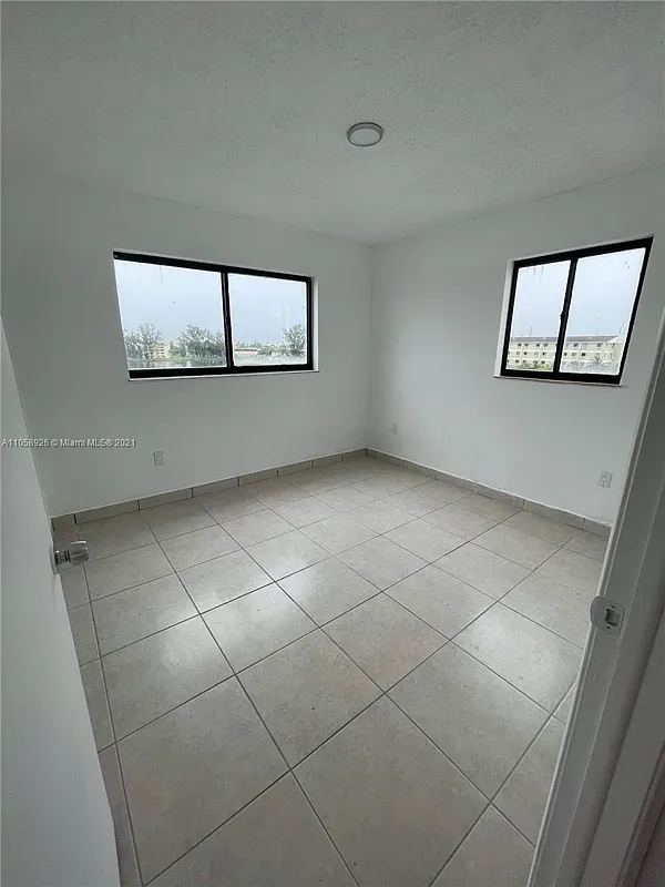 efficiency 1/1 lot of space — Photo 2