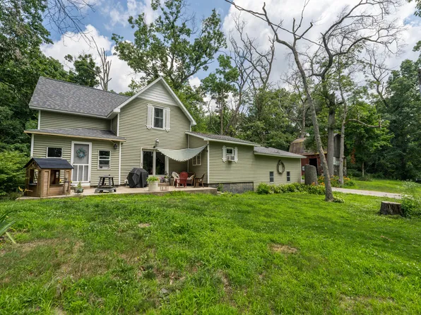 73541 39th St, Paw Paw, MI 49079