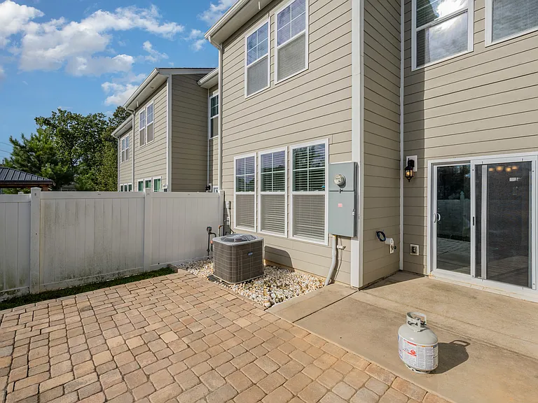 630 Cypress Glen Ln — Photo 21