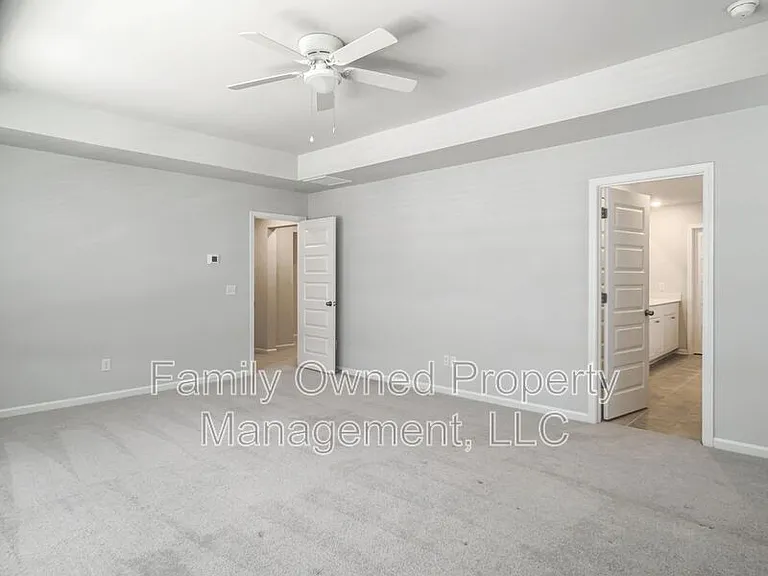 2048 Longhorn Ln — Photo 35