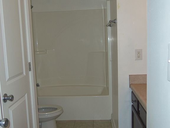 3rd image of 220 N Randolph St