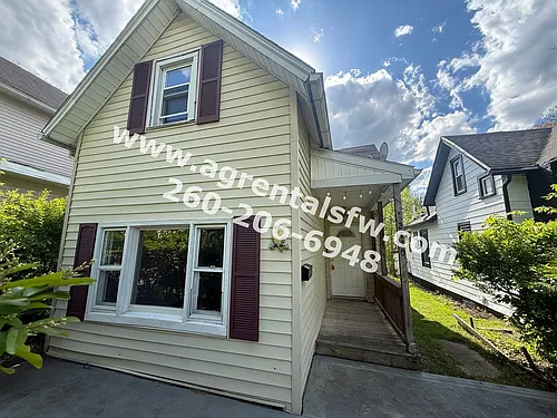 2430 Thompson Ave Photo 1
