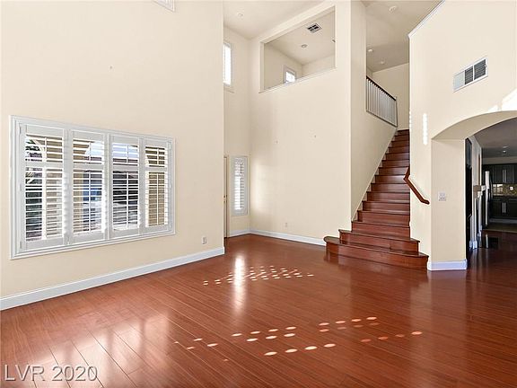 5th image of 9044 Malarga St