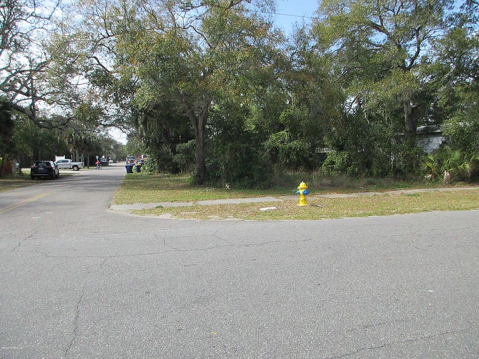 1st image of 329 S 10th St