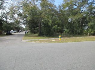 329 S 10th St, Fernandina Beach, FL 32034