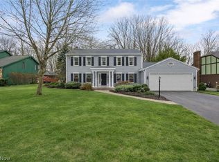 6860 Cliffside Dr, Vermilion, OH 44089