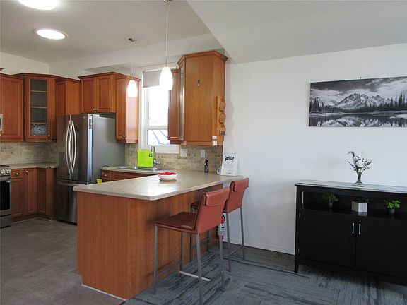 4th image of 415 Commonwealth Rd #242