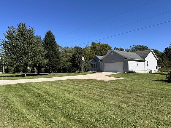 3rd image of 14021 Pardee Rd