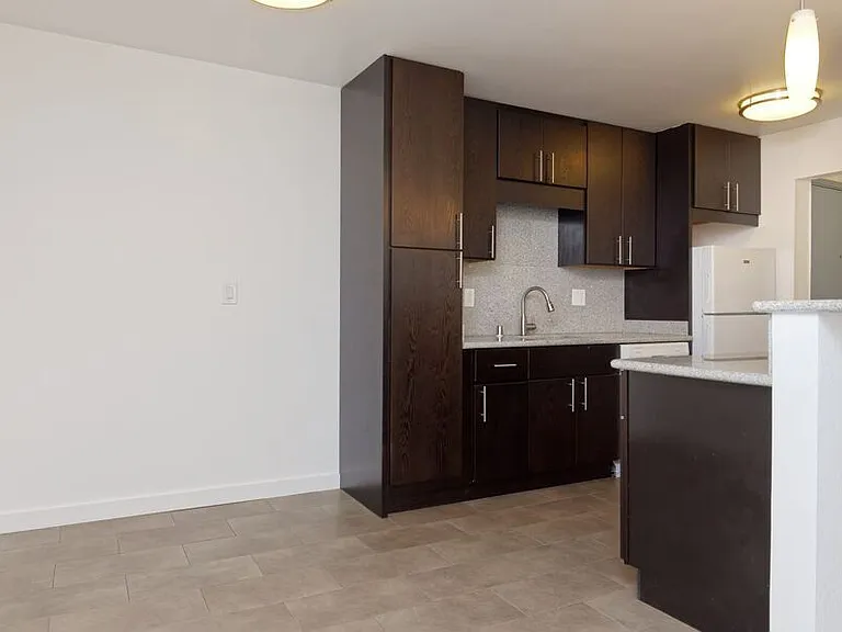 290 Lee Street — Photo 46