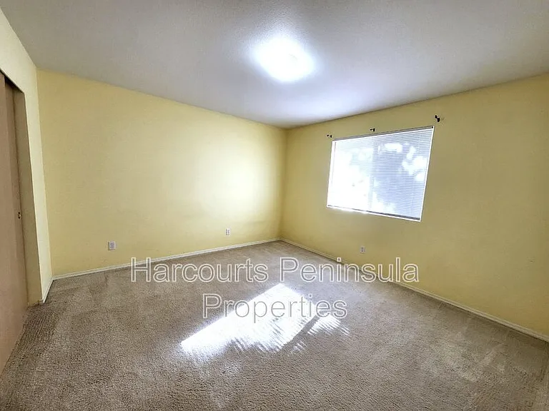 1598 Seasons Ln NW — Photo 18