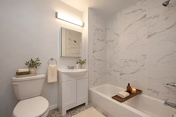 Bathroom, photo 1