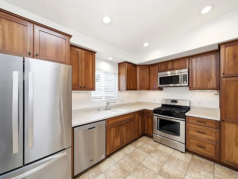 1601 Van Horne Ln — Photo 5