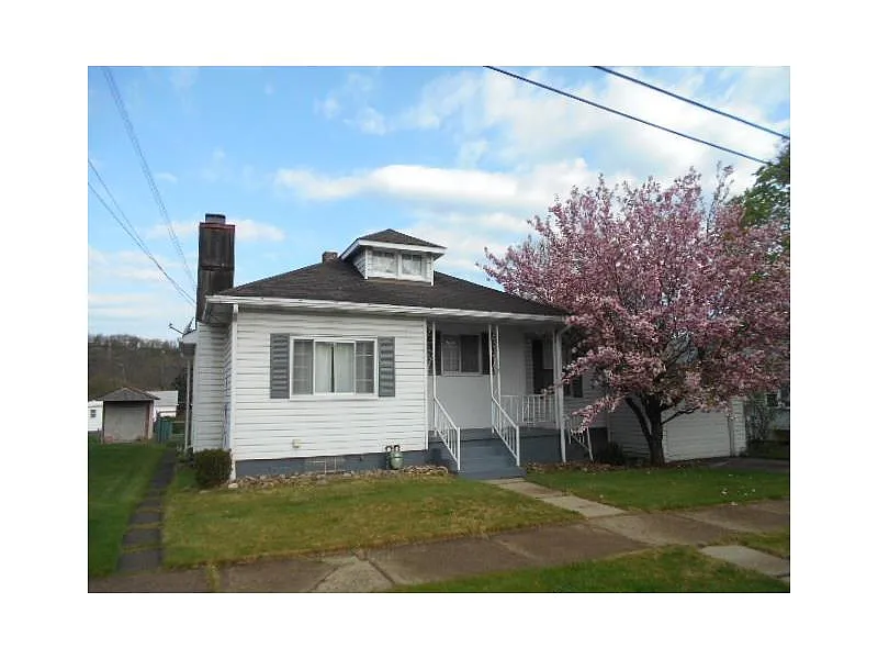 1517 3rd St photo 1