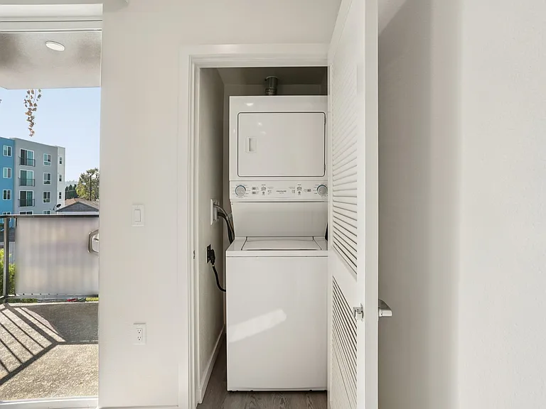 The Peake Apartments — Photo 22
