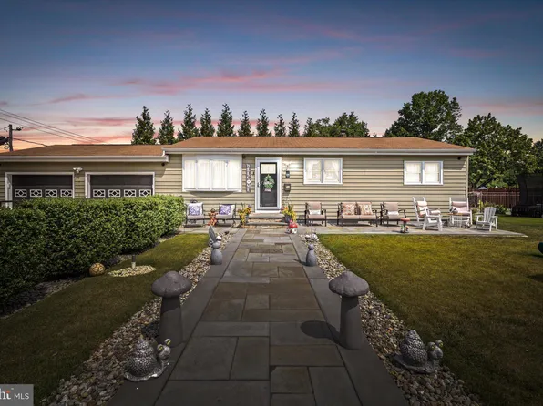 1 Stoneham Rd, Ewing, NJ 08638