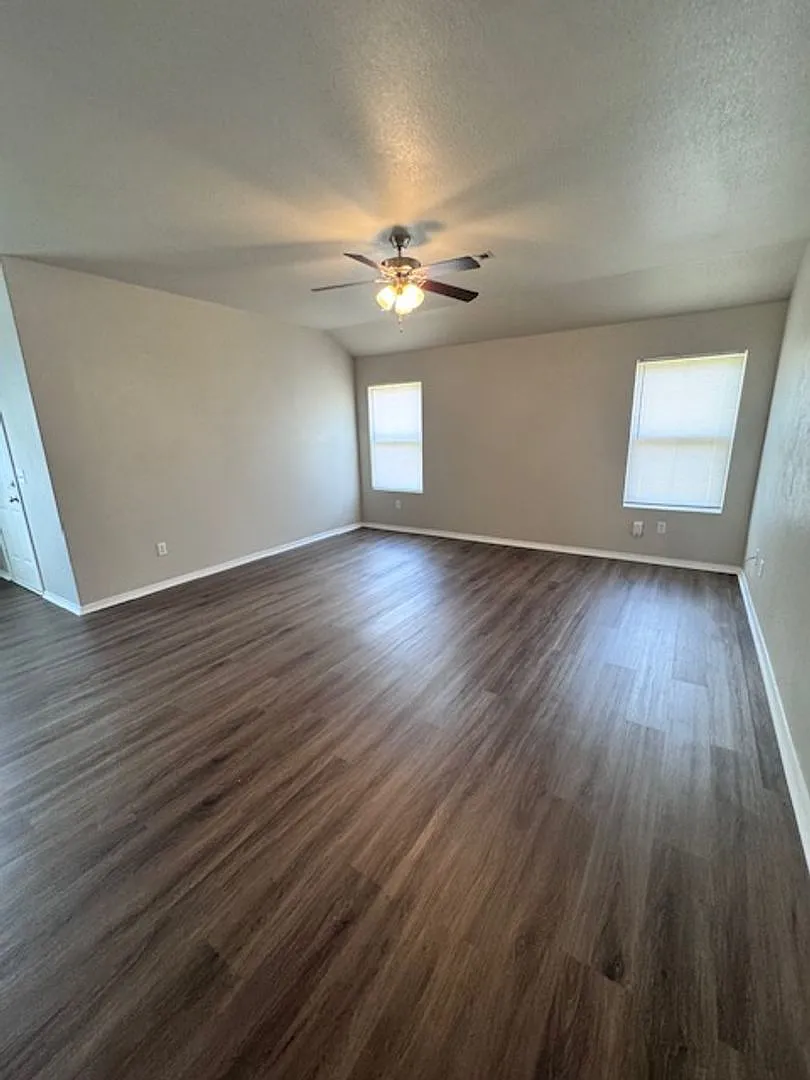 5041 Red Fox Trail — Photo 2
