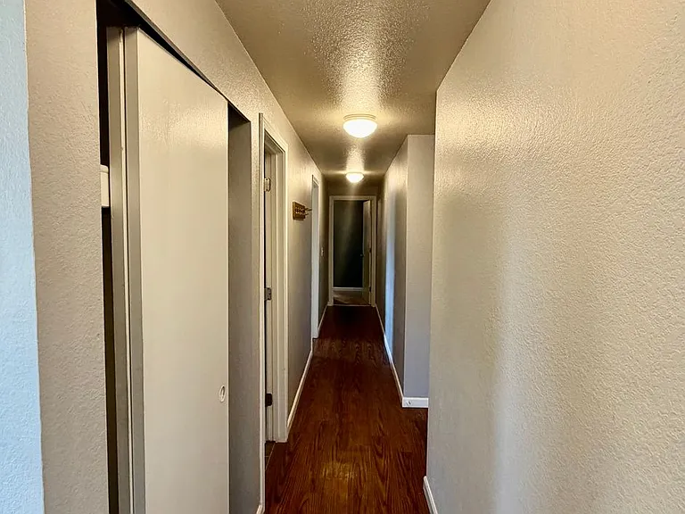 Welcome to Oslo Apartments, Ballard's hidden gem. — Photo 7