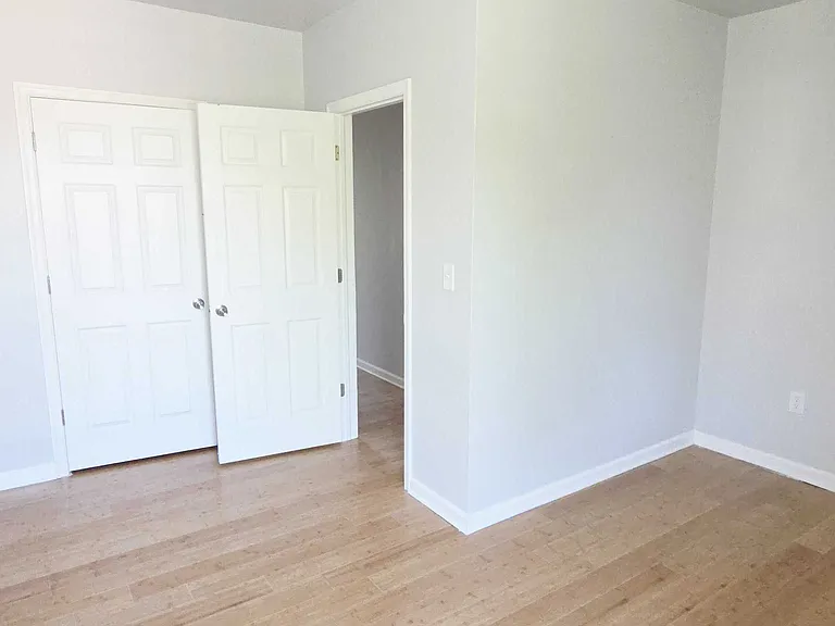 1530 Baker St — Photo 4