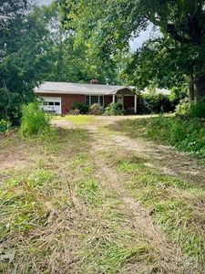 889 Mid Allen Rd, Hendersonville, NC, 28792