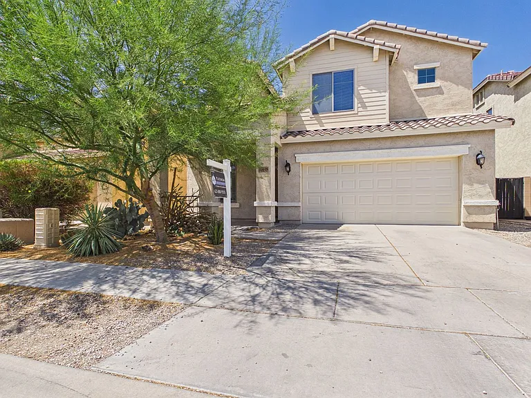17648 W Lisbon Ln — Photo 1