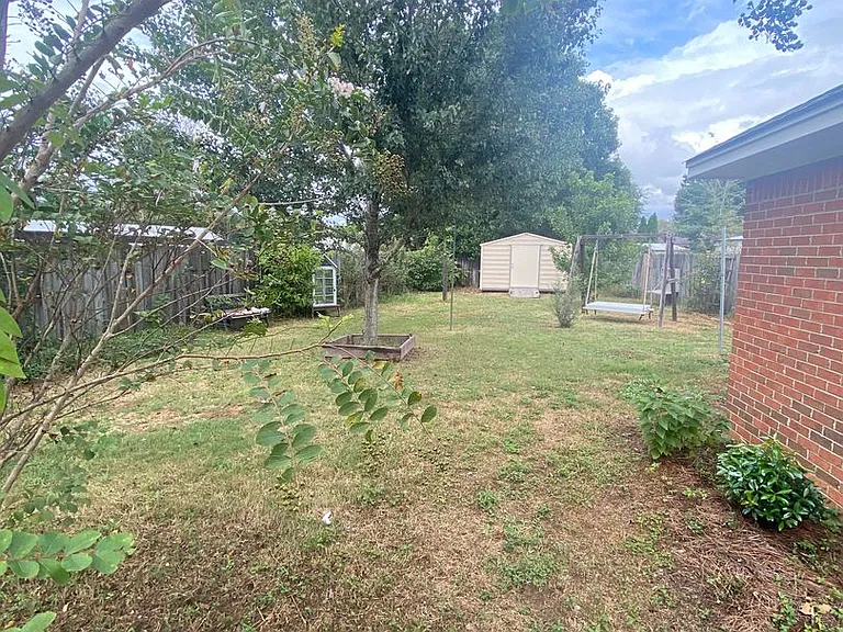 7301 Brampton Ln — Photo 37