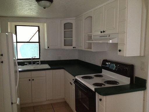 1st image of 615 Pine Ave