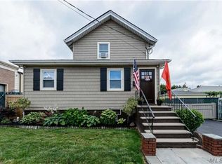 235 Rushmore Ave, Carle Place, NY 11514