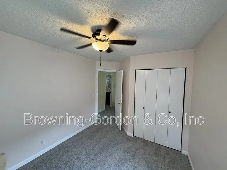 4256 Chesney Glen Dr — Photo 20