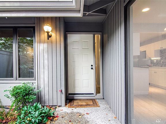 3rd image of 14226 NE 2nd Pl #65G