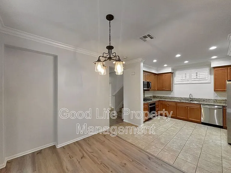1828 Scarlet Pl — Photo 6