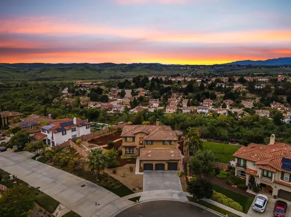 1082 Straightaway Ct, Oceanside, CA 92057