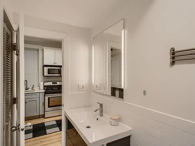 1629 W Julian St #1F — Photo 11