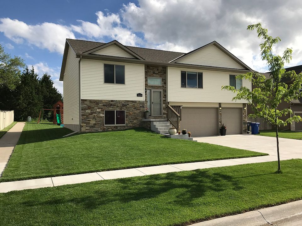 1st image of 9239 Berg Dr