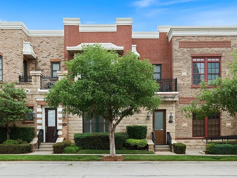 214 Russell M Perry Ave — Photo 1