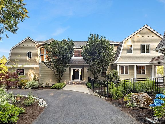4th image of 8565 261st Avenue NE