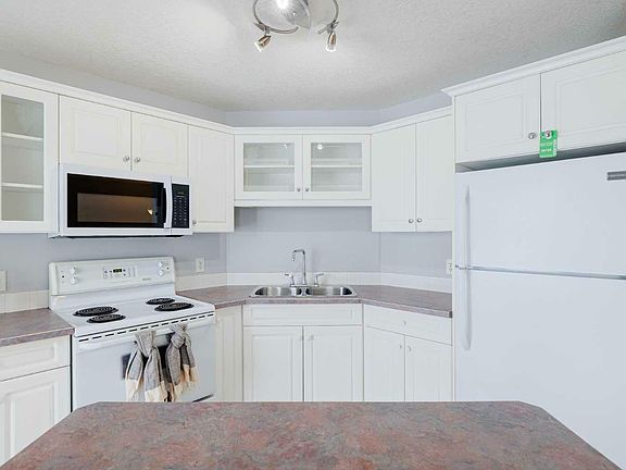 5th image of 106-6106 Valleyview Park SE #106
