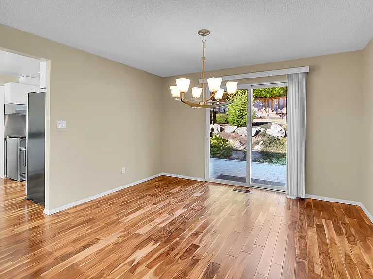 12816 SE 4th Pl — Photo 3