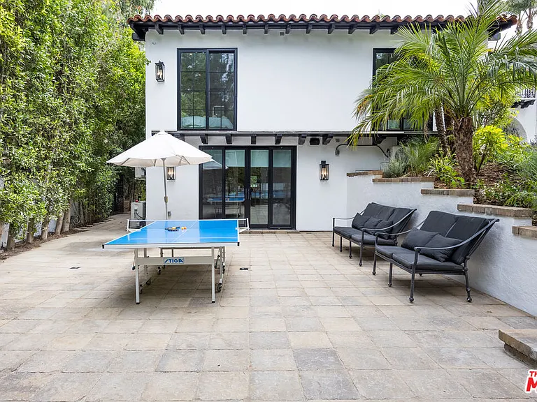 9451 Sunset Blvd — Photo 55