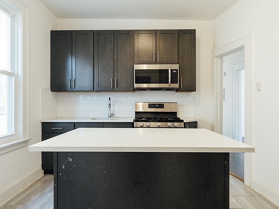 5th image of 103 Hollywood Ave #1