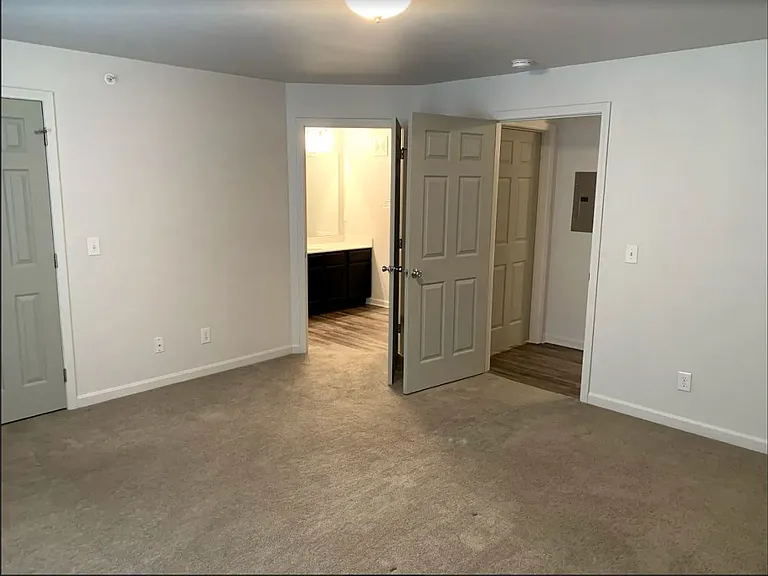 Parkside Manor Apartmens — Photo 16