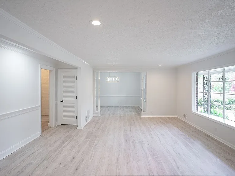 3120 Edinburgh Dr — Photo 6