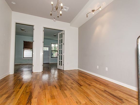 3rd image of 227 Wyckoff Ave APT 1R