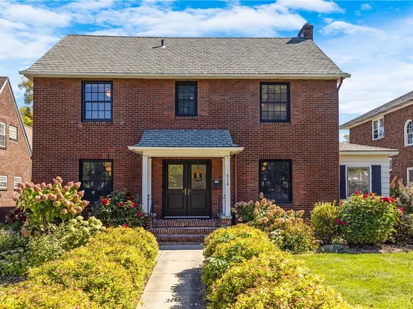 514 Sedgwick Dr, Syracuse, NY 13203