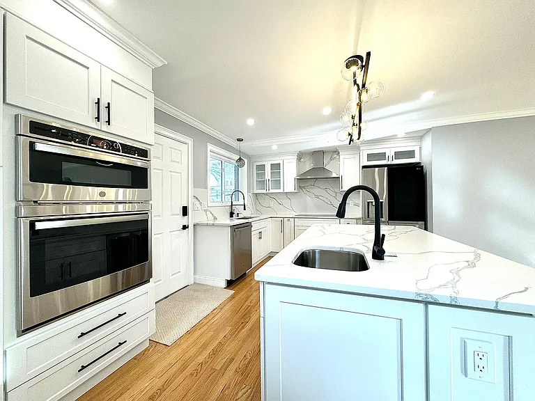 51 Elm St — Photo 9