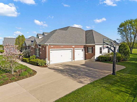 4th image of 300 Merry Oaks Dr