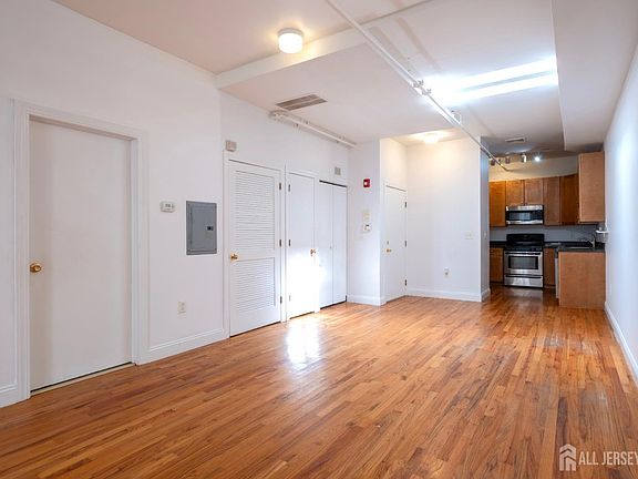 2nd image of 378 George St #1