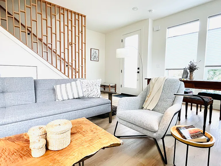 2832 SE Division St #2 — Photo 4