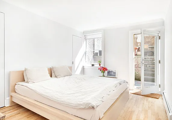 Sold by Compass | media 10