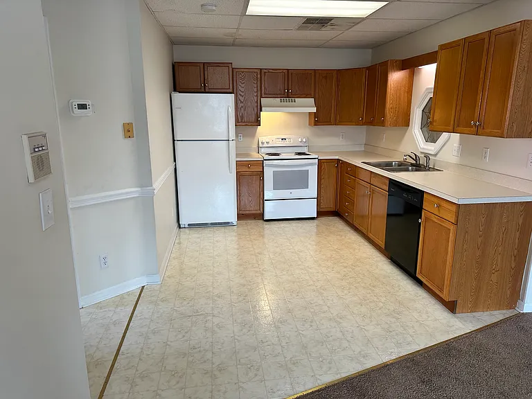 103 N Center St #C — Photo 2
